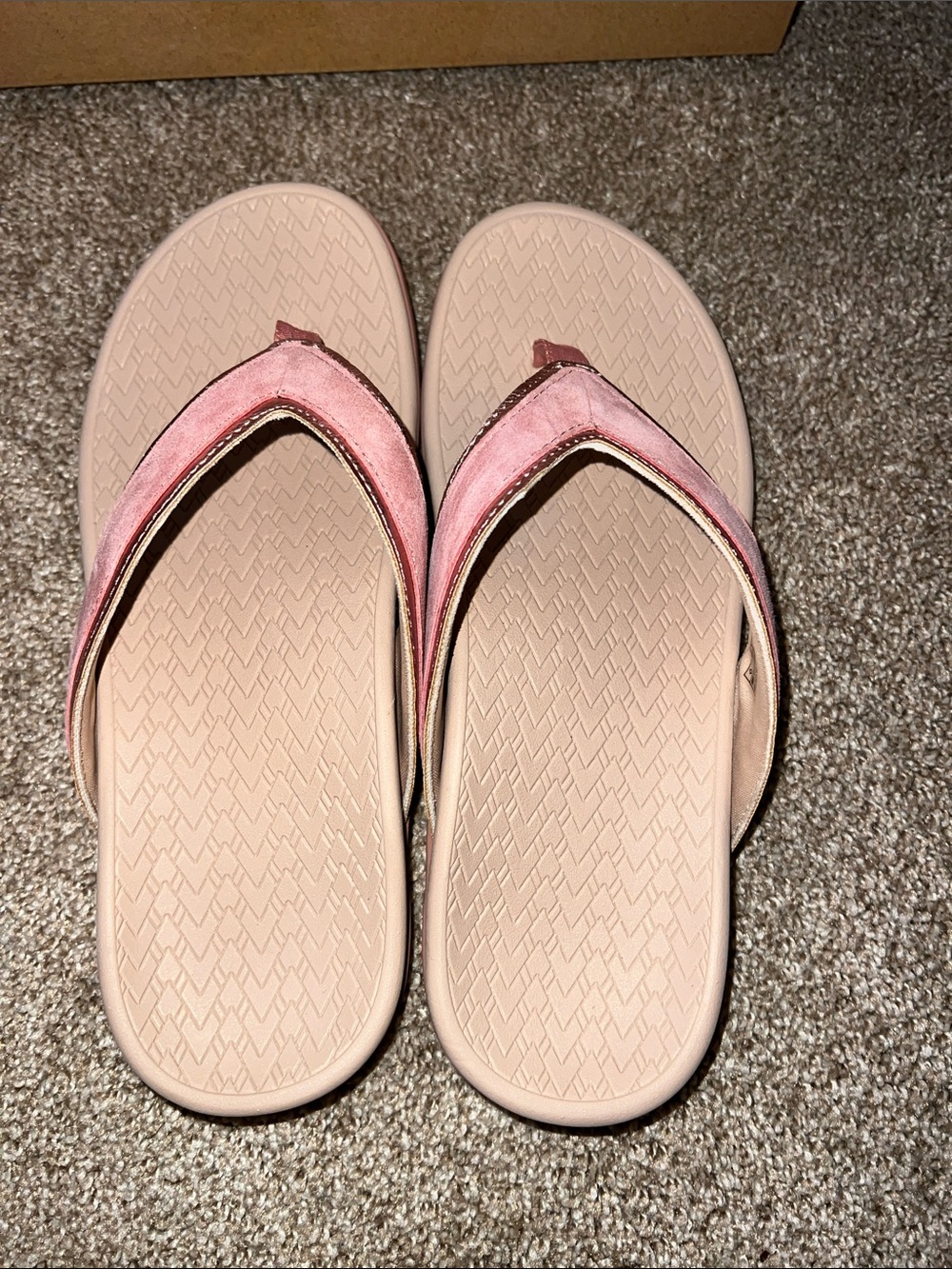 Vionic Women's Tava Leather Thong Sandal - Picture 5 of 7